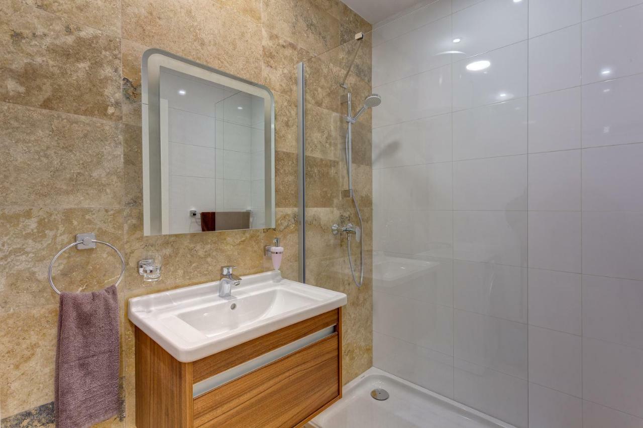 Modern 2 Bedroom Apartment In St Julians San Ġiljan Extérieur photo